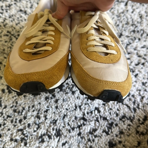 Nike Sneakers Size 9.5 - Picture 2 of 7